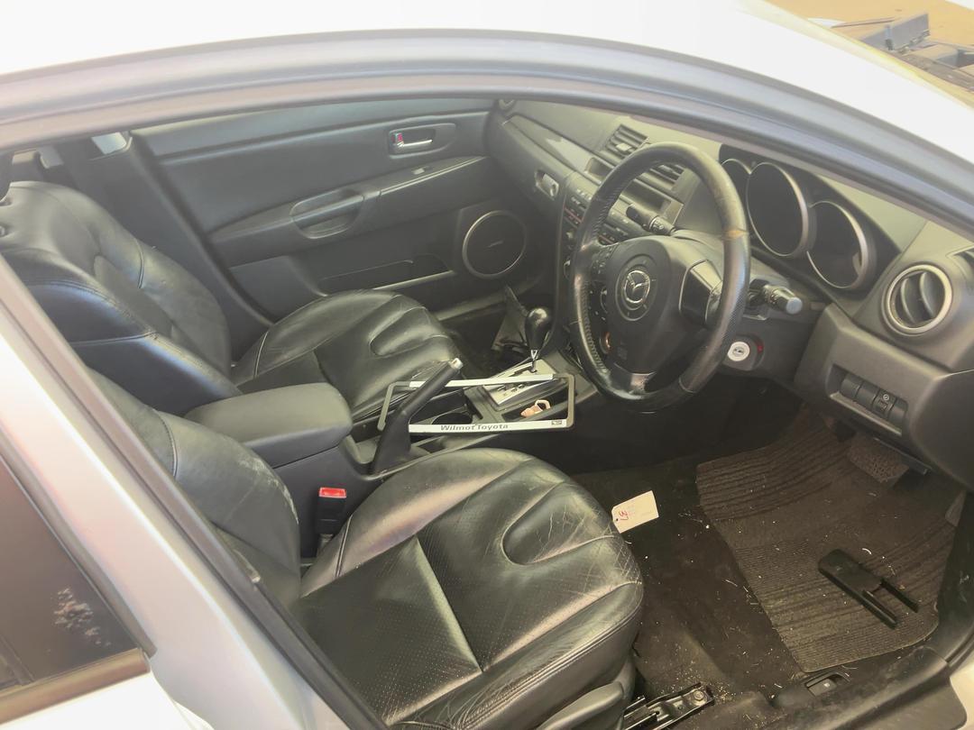 Photo '18' of Mazda Mazda3 SP23