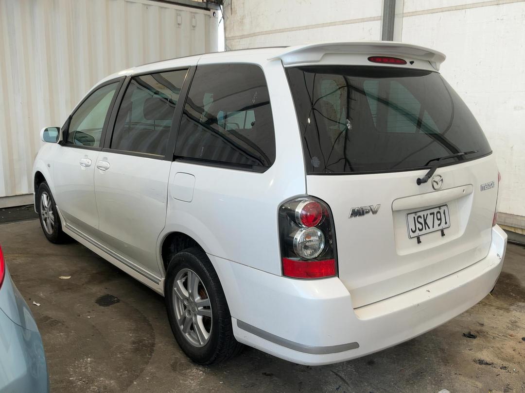 Photo '5' of Mazda MPV 2300 Photo '5' of Mazda MPV 2300