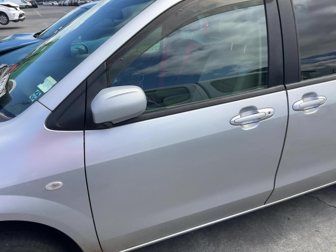 Photo '7' of Mazda MPV 2300 Photo '7' of Mazda MPV 2300