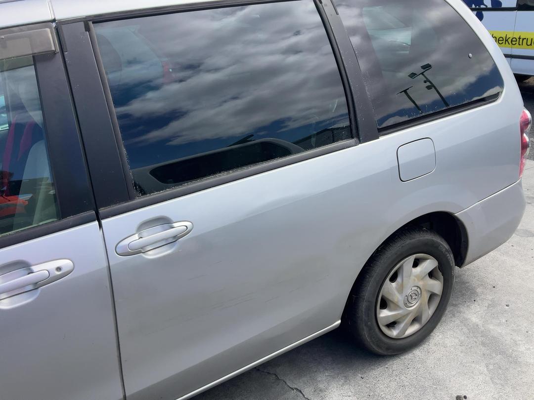 Photo '8' of Mazda MPV 2300 Photo '8' of Mazda MPV 2300
