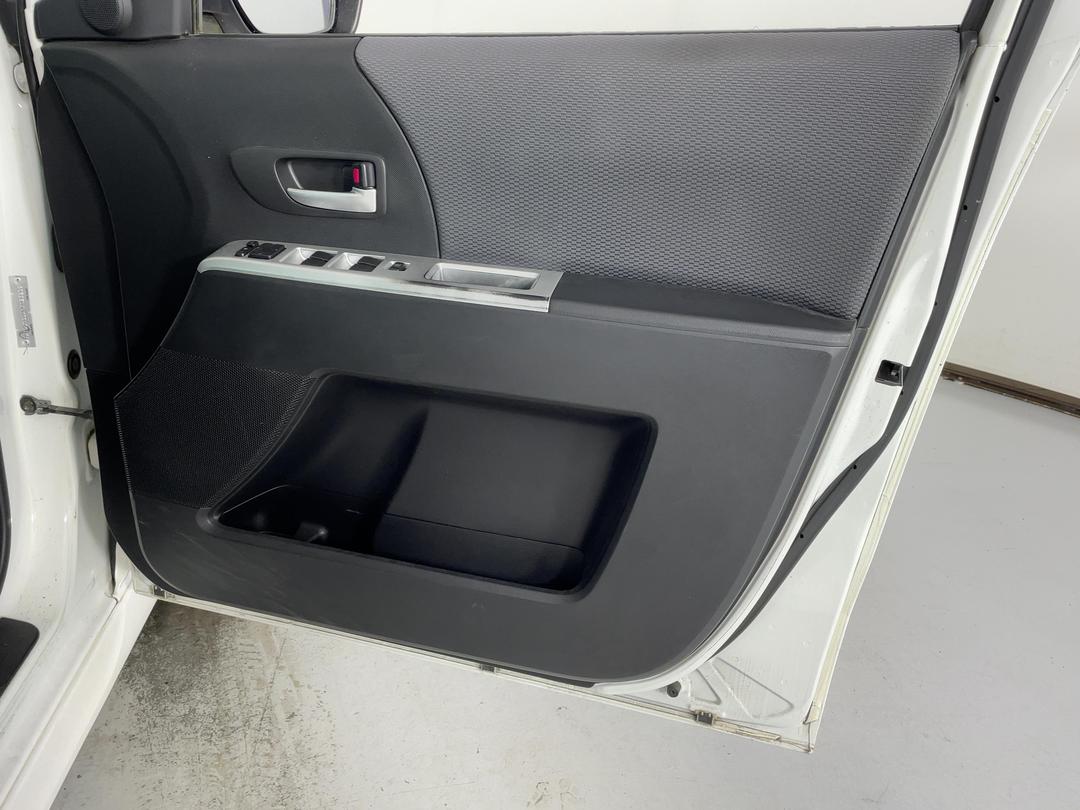 Photo '15' of Mazda Premacy