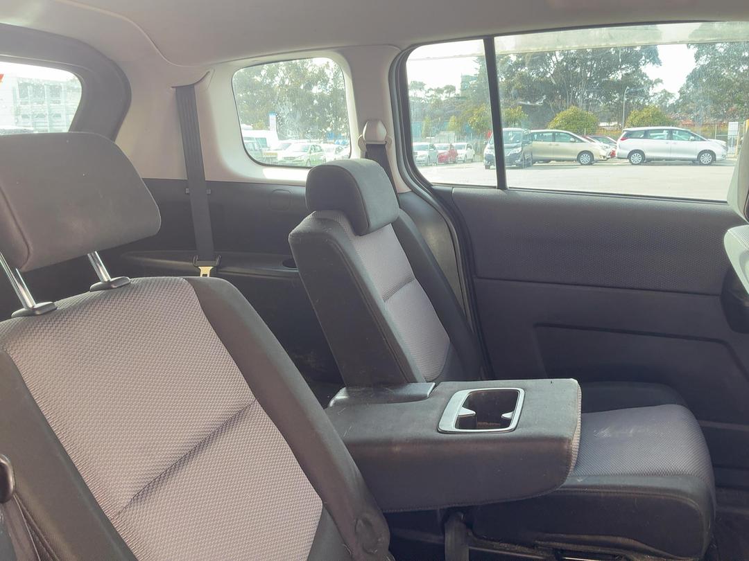 Photo '14' of Mazda Premacy