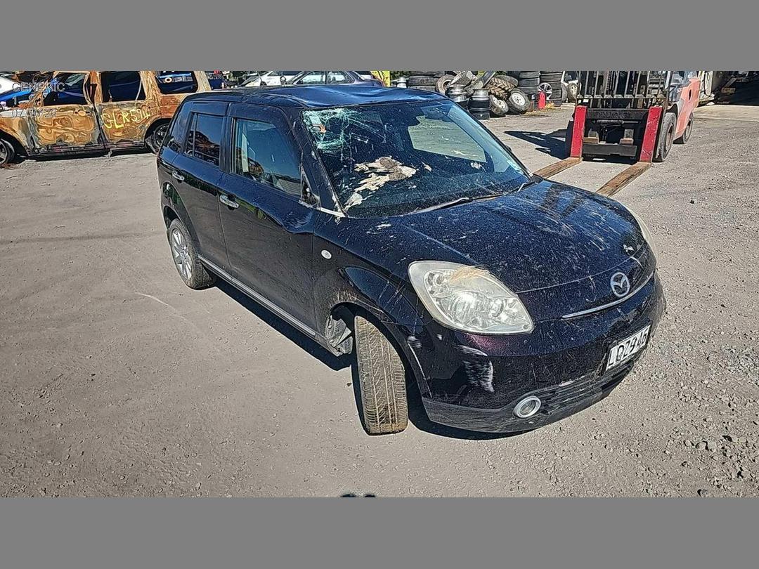 Photo '8' of Mazda Verisa Photo '8' of Mazda Verisa