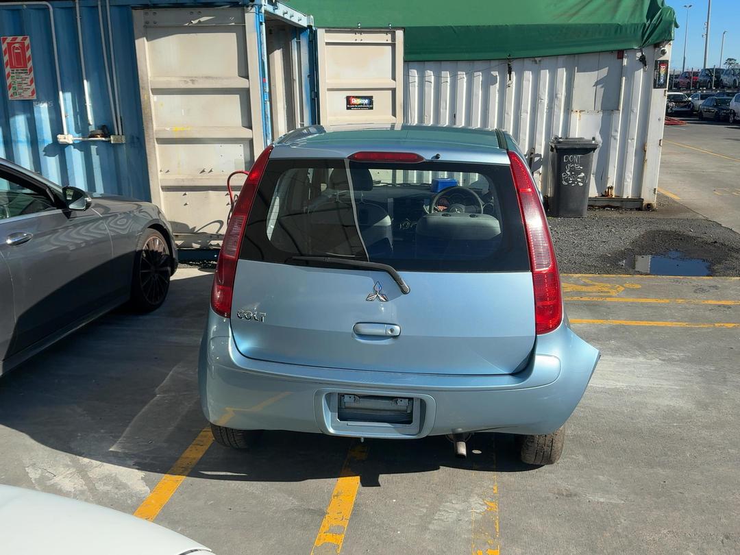 Photo '15' of Mitsubishi Colt Photo '15' of Mitsubishi Colt