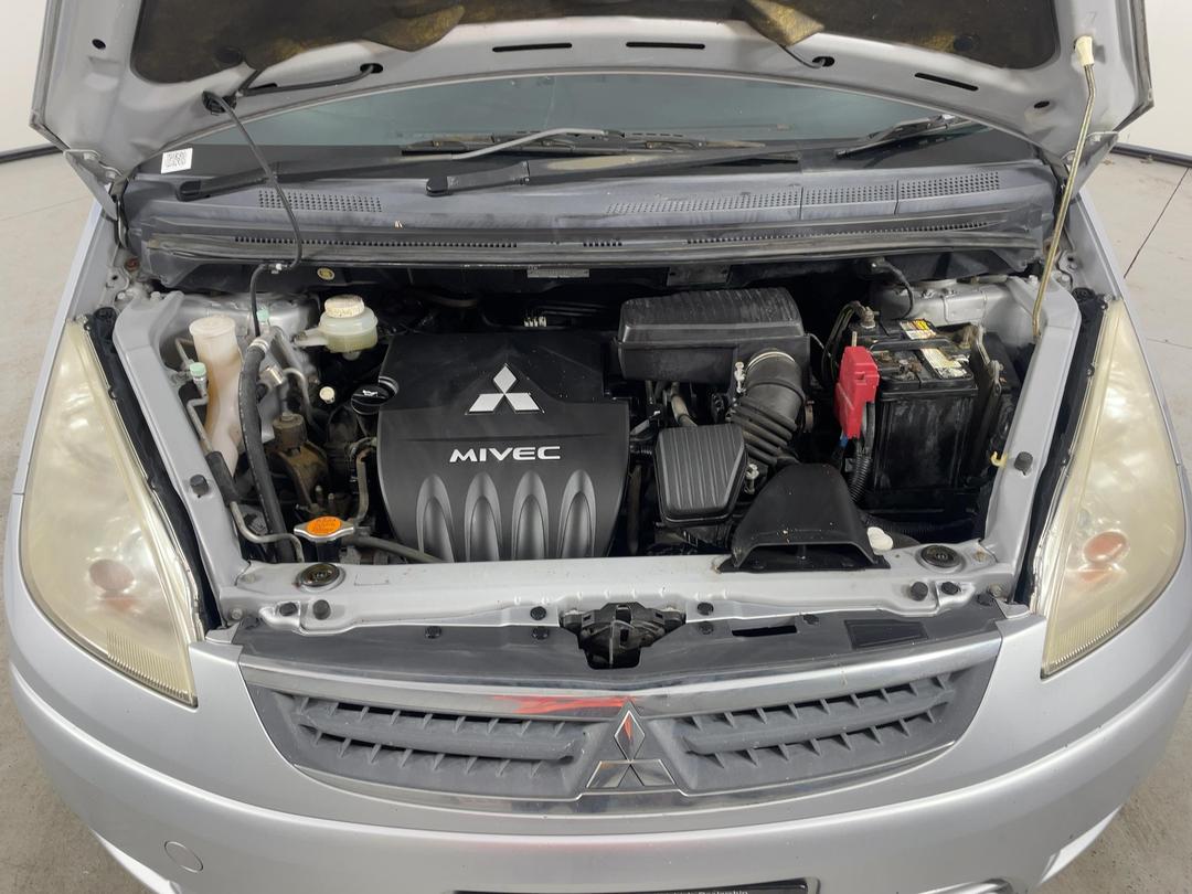 Photo '13' of Mitsubishi Colt