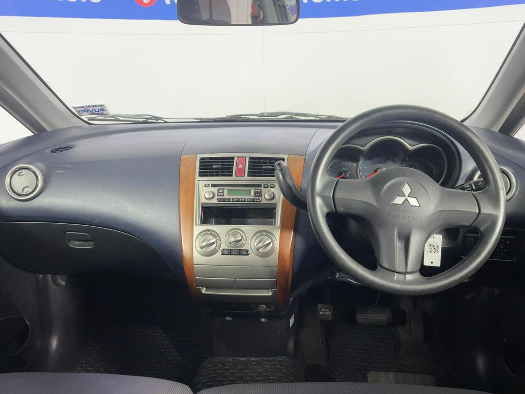 Photo '17' of Mitsubishi Colt