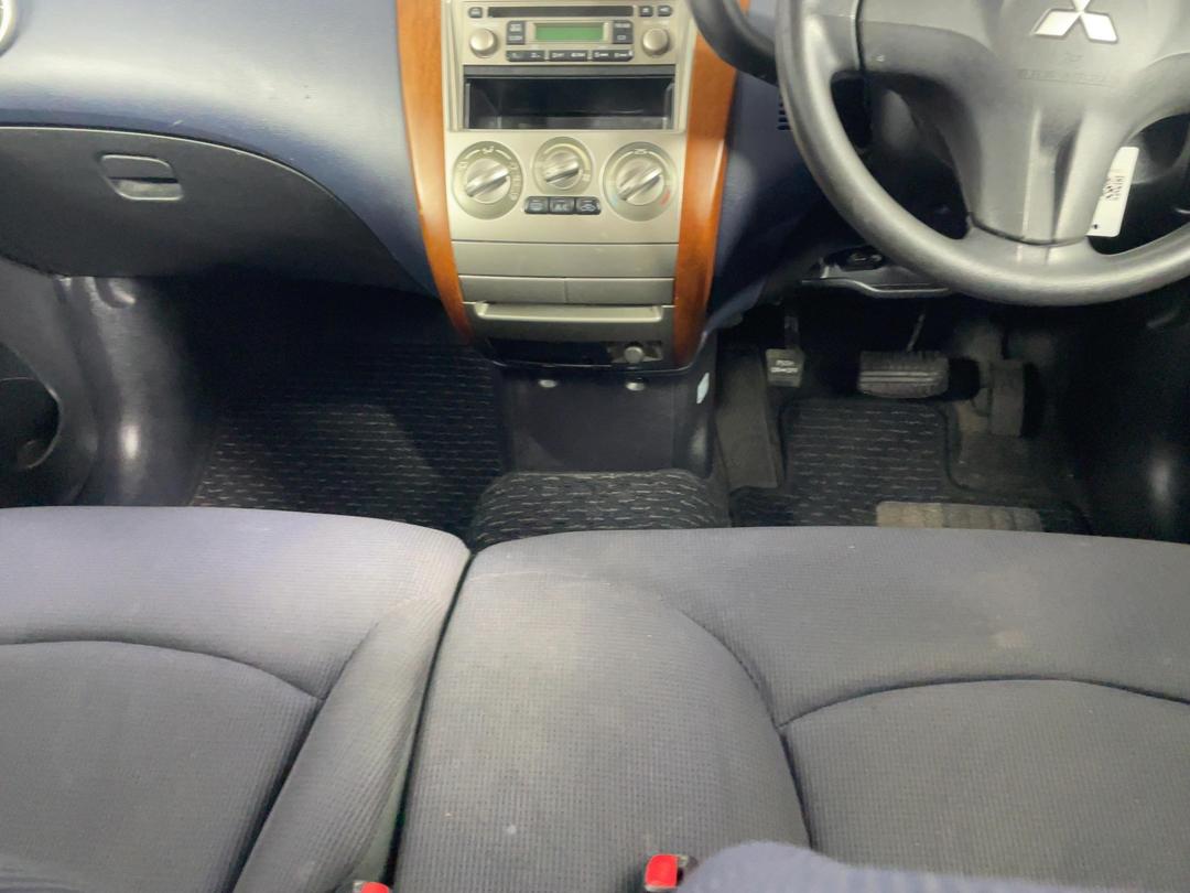 Photo '18' of Mitsubishi Colt