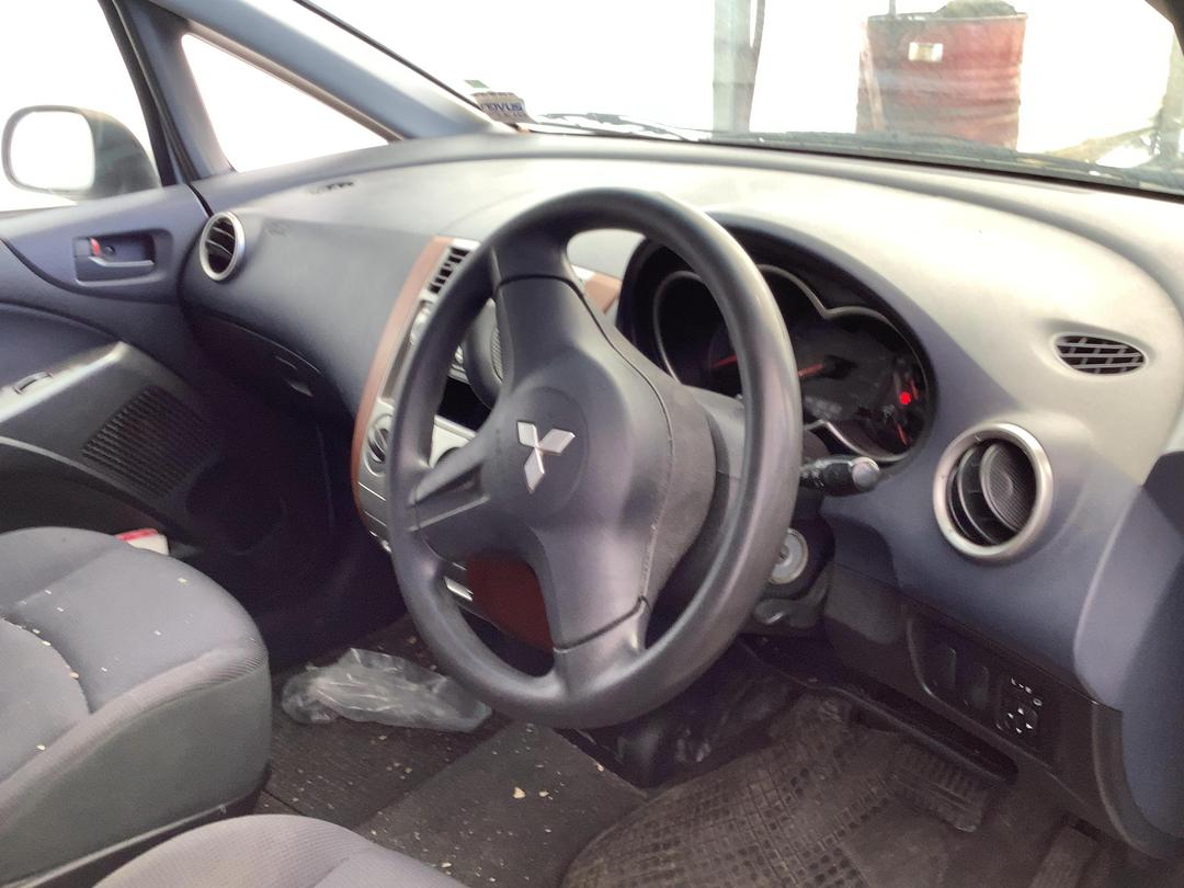 Photo '12' of Mitsubishi Colt Photo '12' of Mitsubishi Colt