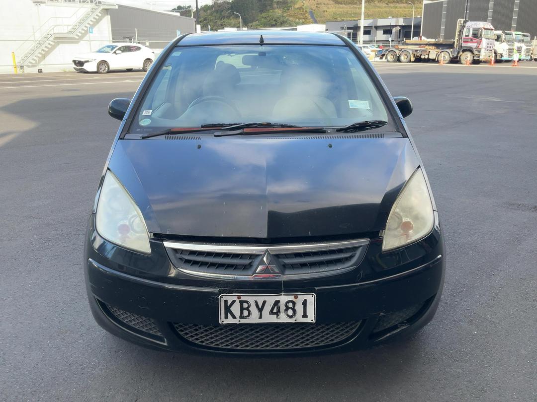 Photo '3' of Mitsubishi Colt Photo '3' of Mitsubishi Colt