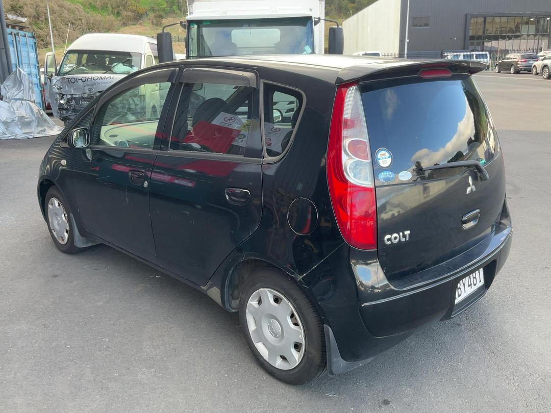 Photo '6' of Mitsubishi Colt Photo '6' of Mitsubishi Colt