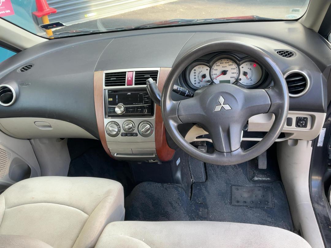 Photo '19' of Mitsubishi Colt Photo '19' of Mitsubishi Colt