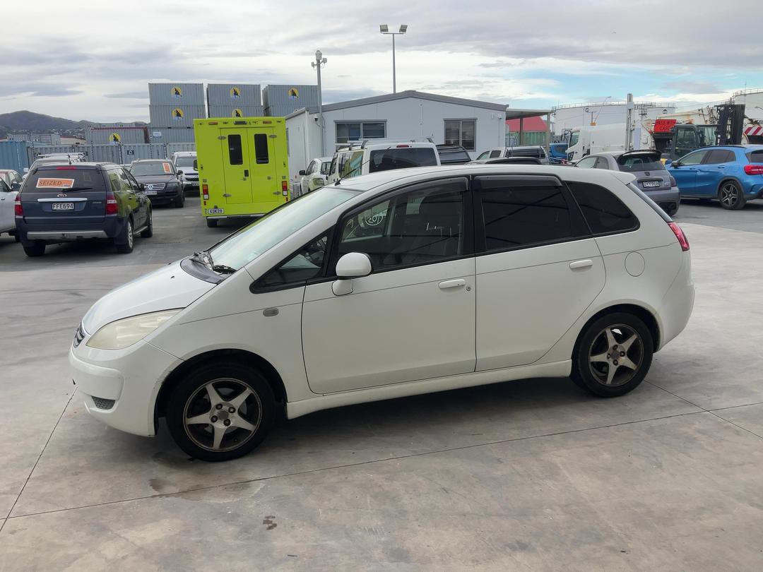 Photo '4' of Mitsubishi Colt Photo '4' of Mitsubishi Colt