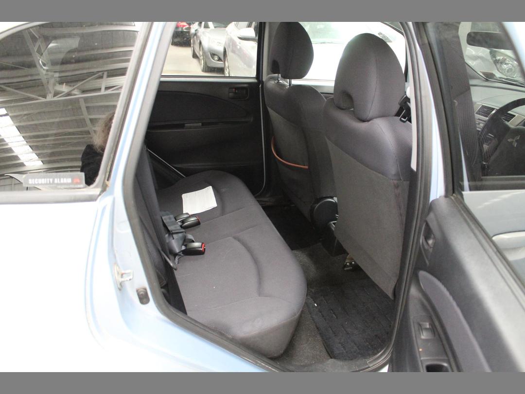 Photo '10' of Mitsubishi Colt