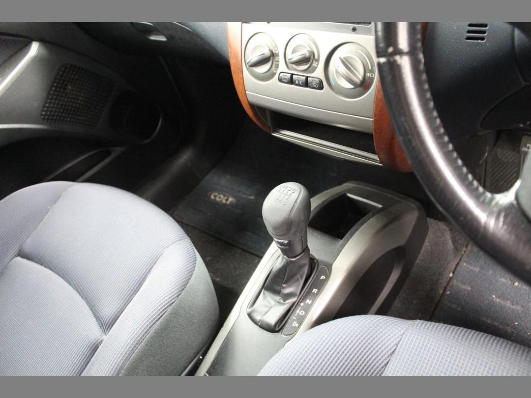 Photo '13' of Mitsubishi Colt