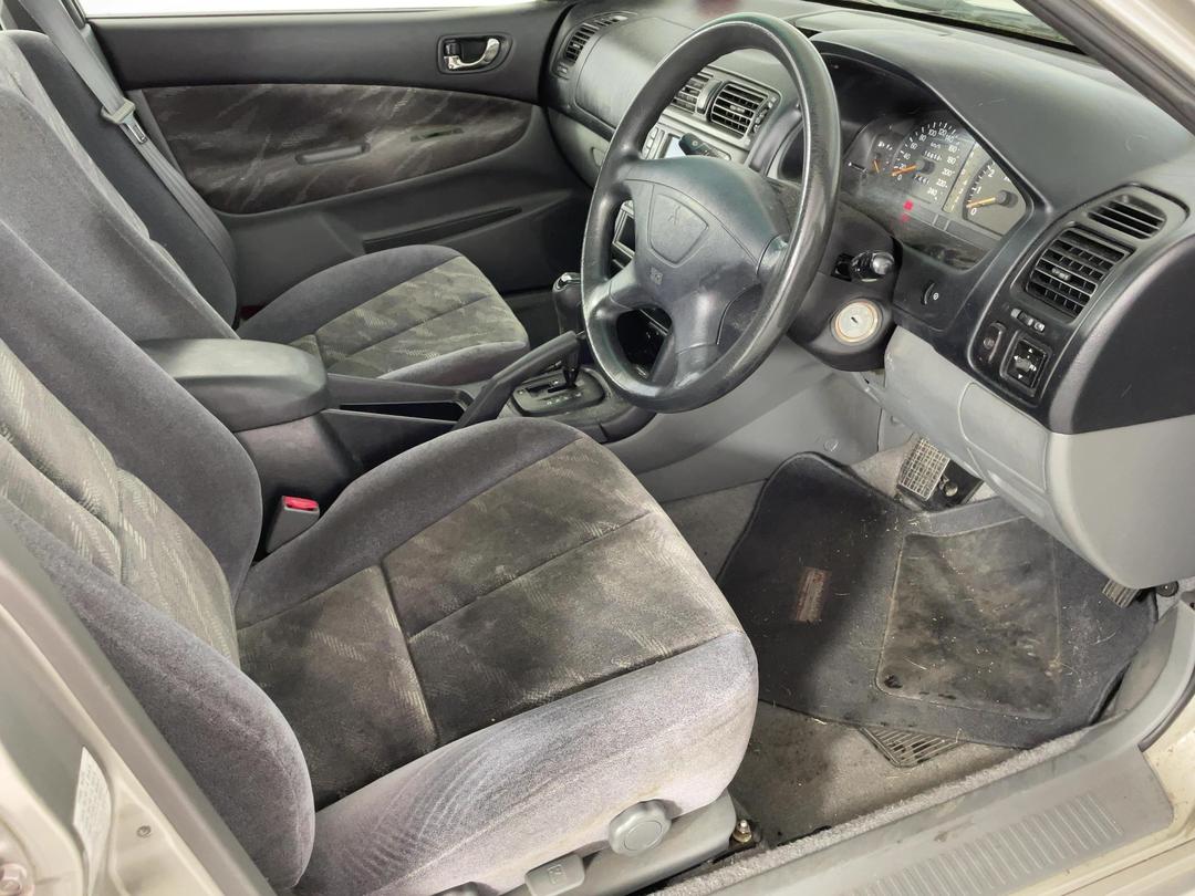 Photo '16' of Mitsubishi Galant