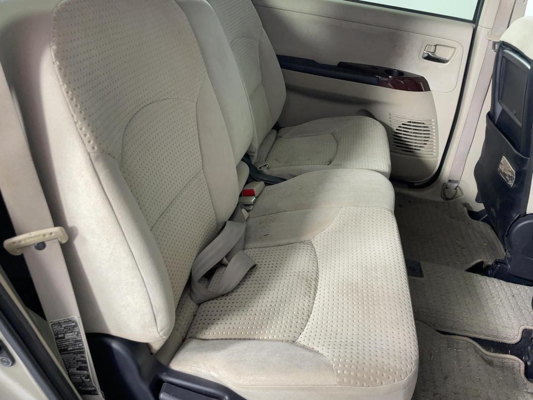 Photo '18' of Mitsubishi Grandis