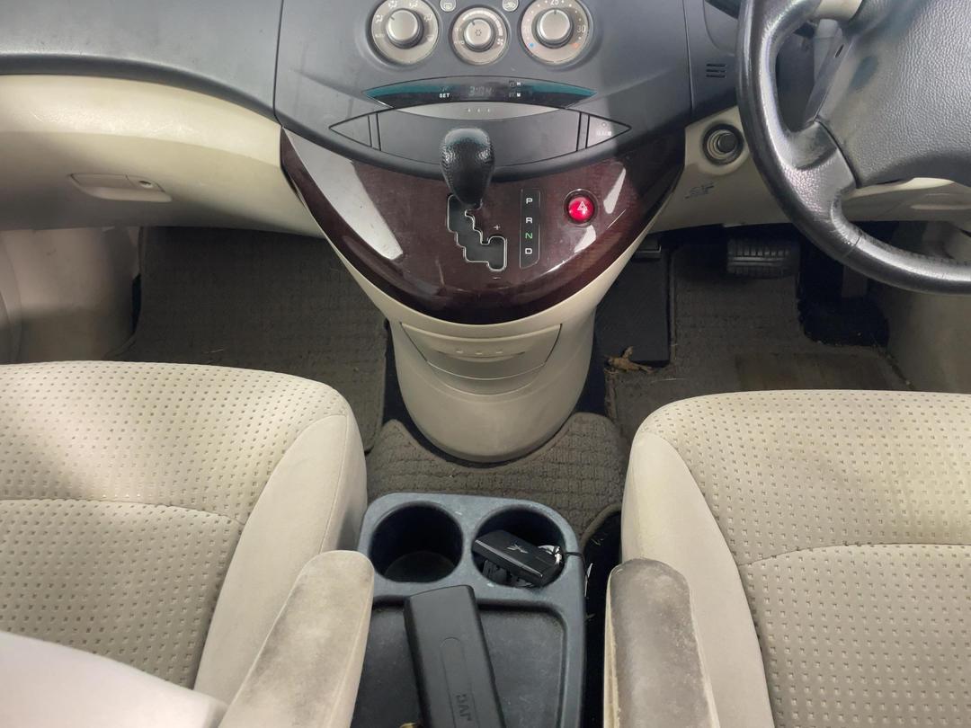Photo '16' of Mitsubishi Grandis