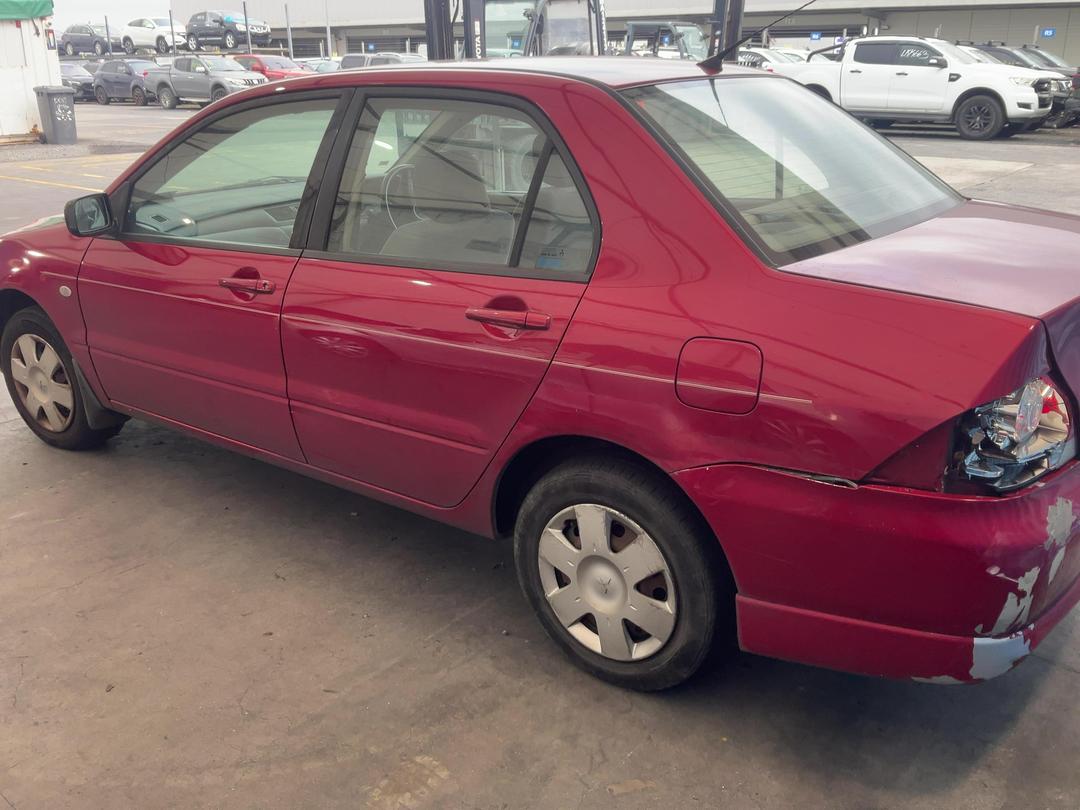 Photo '4' of Mitsubishi Lancer ES Photo '4' of Mitsubishi Lancer ES