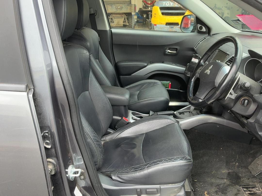 Photo '18' of Mitsubishi Outlander Photo '18' of Mitsubishi Outlander