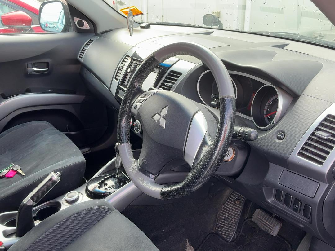Photo '14' of Mitsubishi Outlander Photo '14' of Mitsubishi Outlander