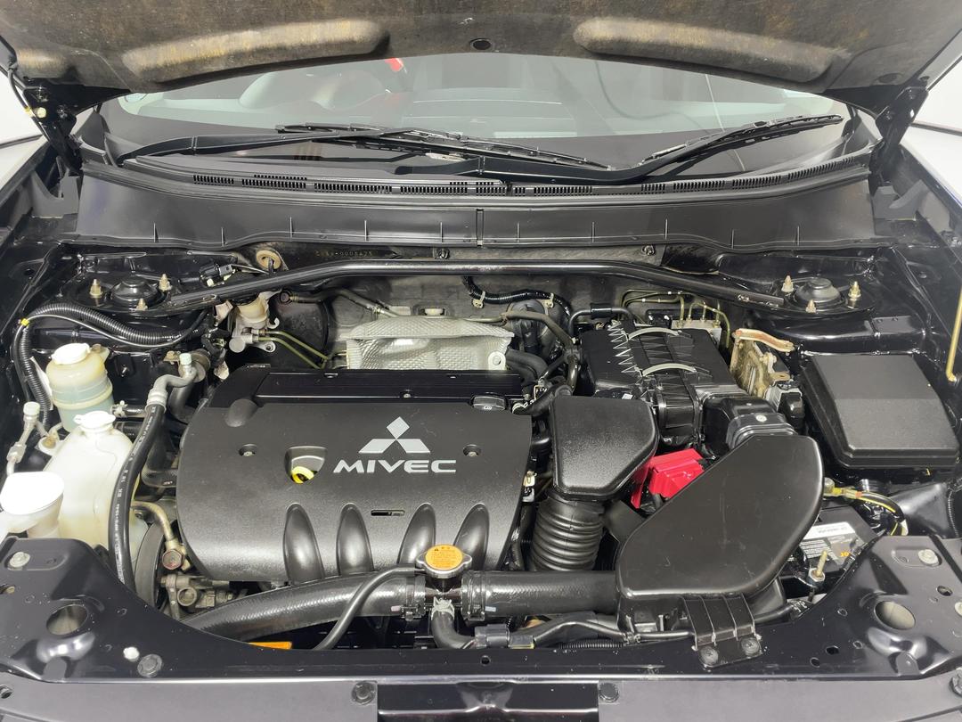 Photo '13' of Mitsubishi Outlander