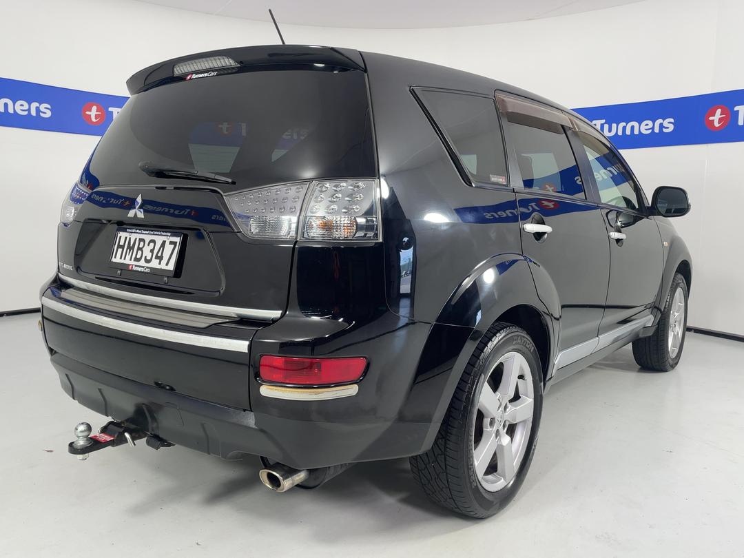 Photo '7' of Mitsubishi Outlander