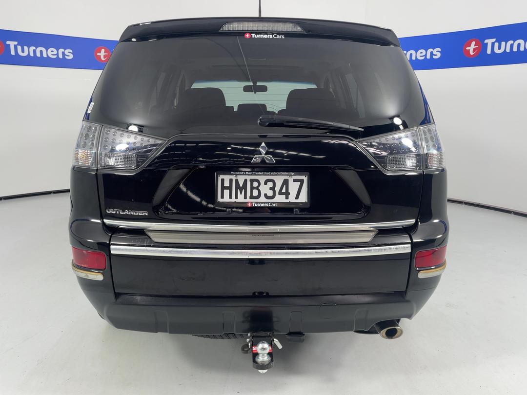Photo '6' of Mitsubishi Outlander