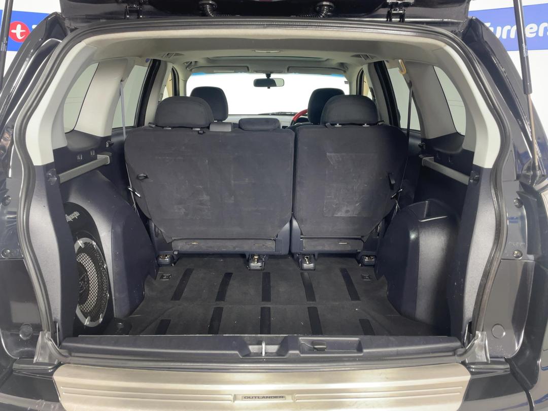 Photo '14' of Mitsubishi Outlander