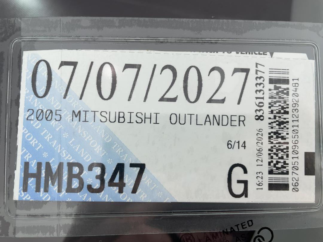 Photo '27' of Mitsubishi Outlander
