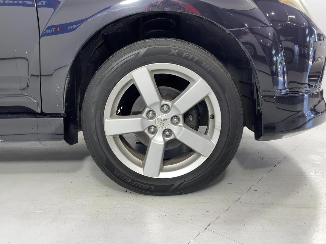 Photo '9' of Mitsubishi Outlander