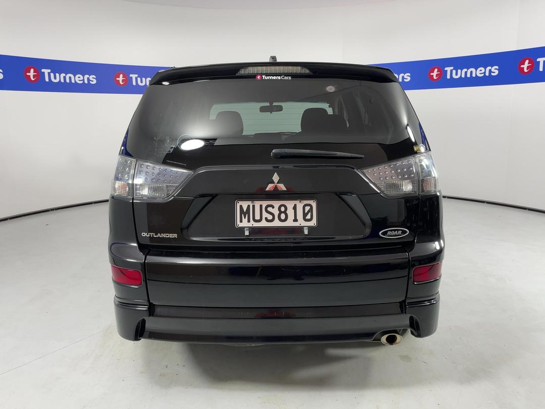 Photo '6' of Mitsubishi Outlander