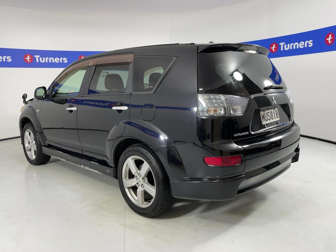 Photo '5' of Mitsubishi Outlander