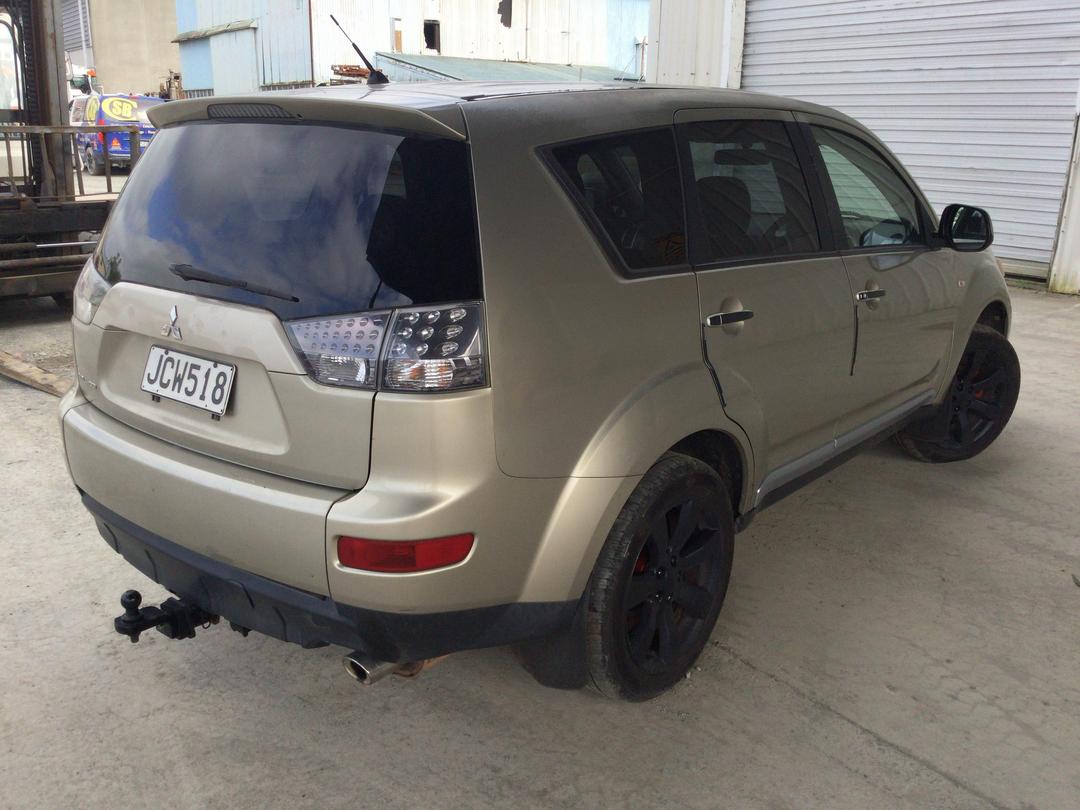 Photo '7' of Mitsubishi Outlander Photo '7' of Mitsubishi Outlander