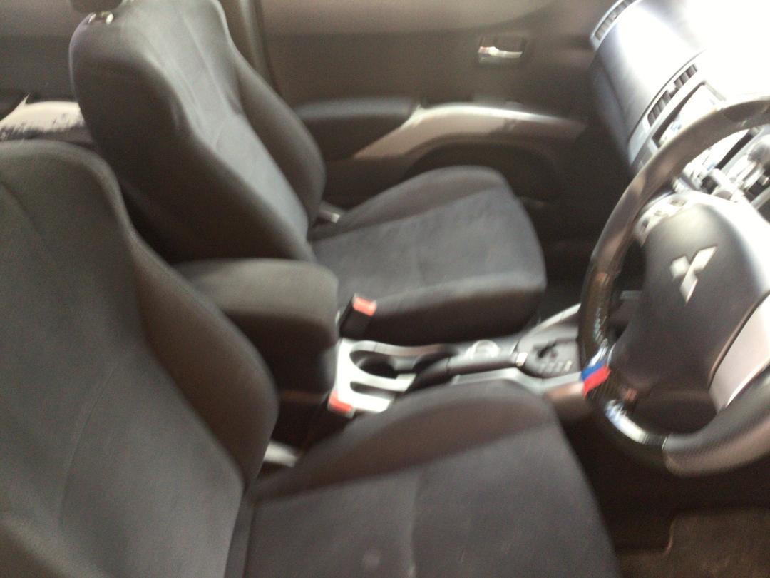Photo '15' of Mitsubishi Outlander Photo '15' of Mitsubishi Outlander