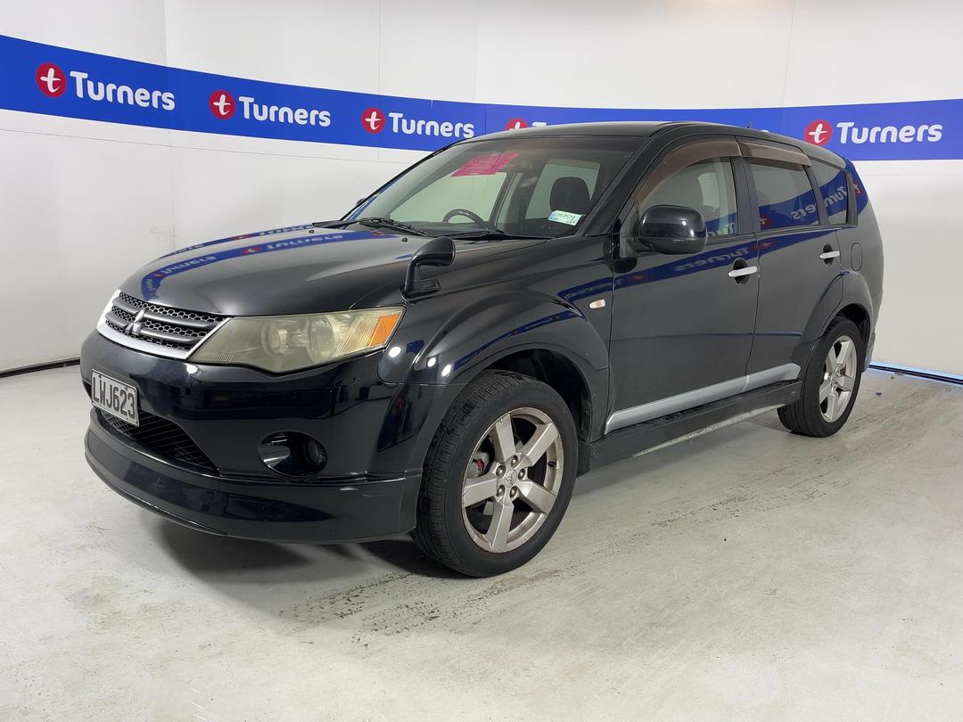Photo '3' of Mitsubishi Outlander Photo '3' of Mitsubishi Outlander