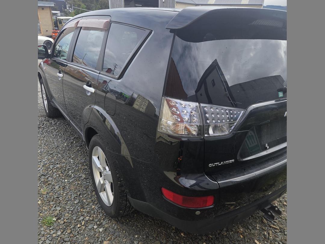 Photo '11' of Mitsubishi Outlander Photo '11' of Mitsubishi Outlander