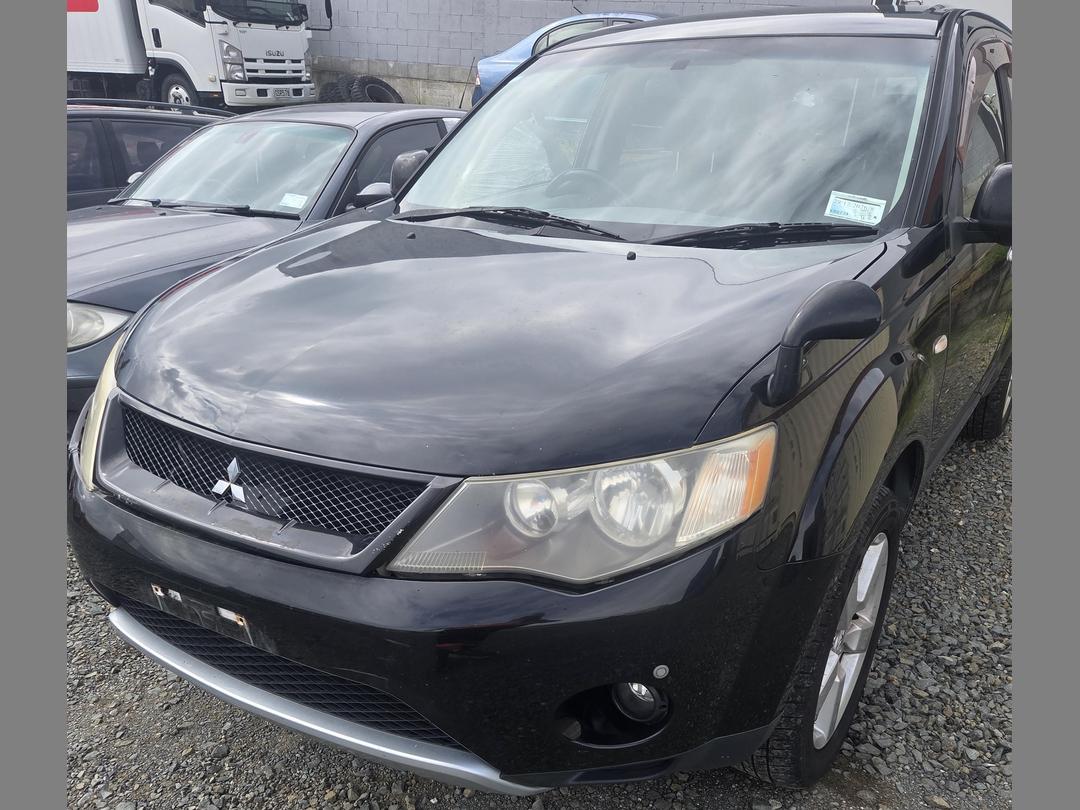 Photo '14' of Mitsubishi Outlander Photo '14' of Mitsubishi Outlander