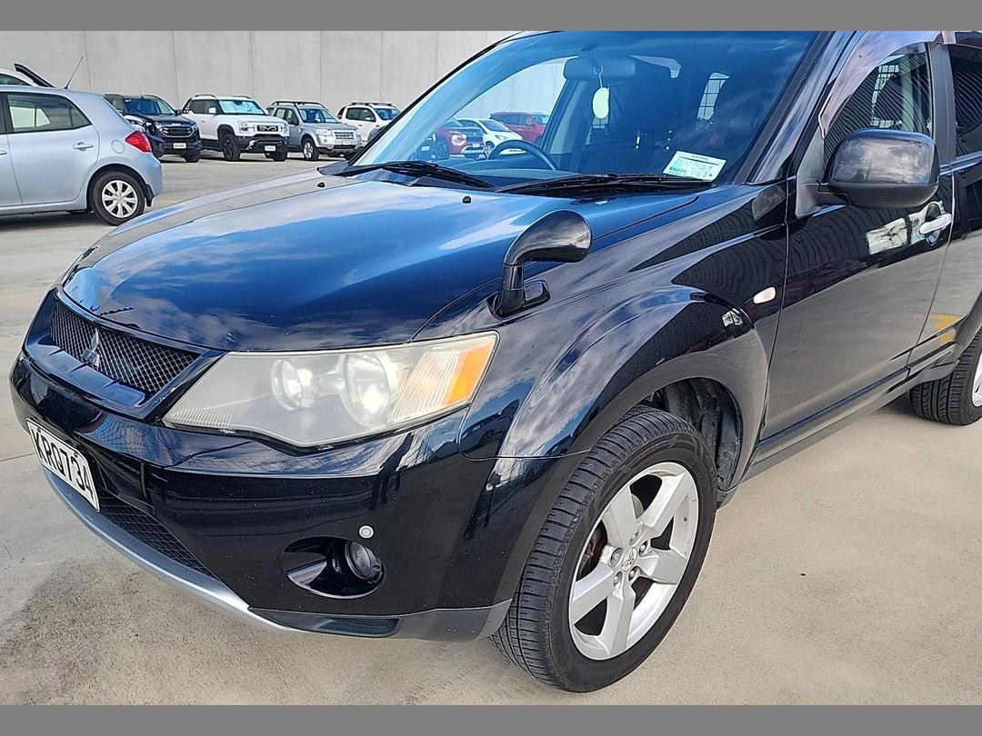 Photo '12' of Mitsubishi Outlander Photo '12' of Mitsubishi Outlander