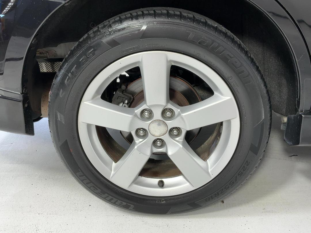 Photo '12' of Mitsubishi Outlander