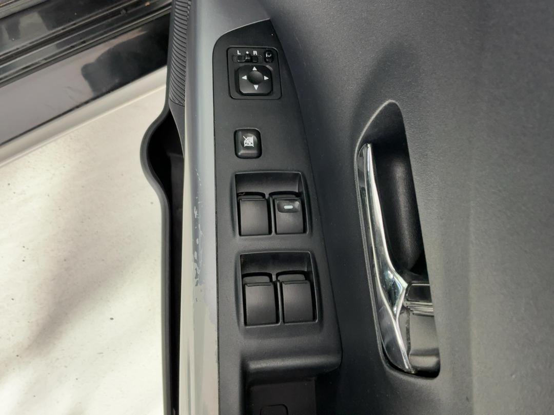 Photo '23' of Mitsubishi Outlander