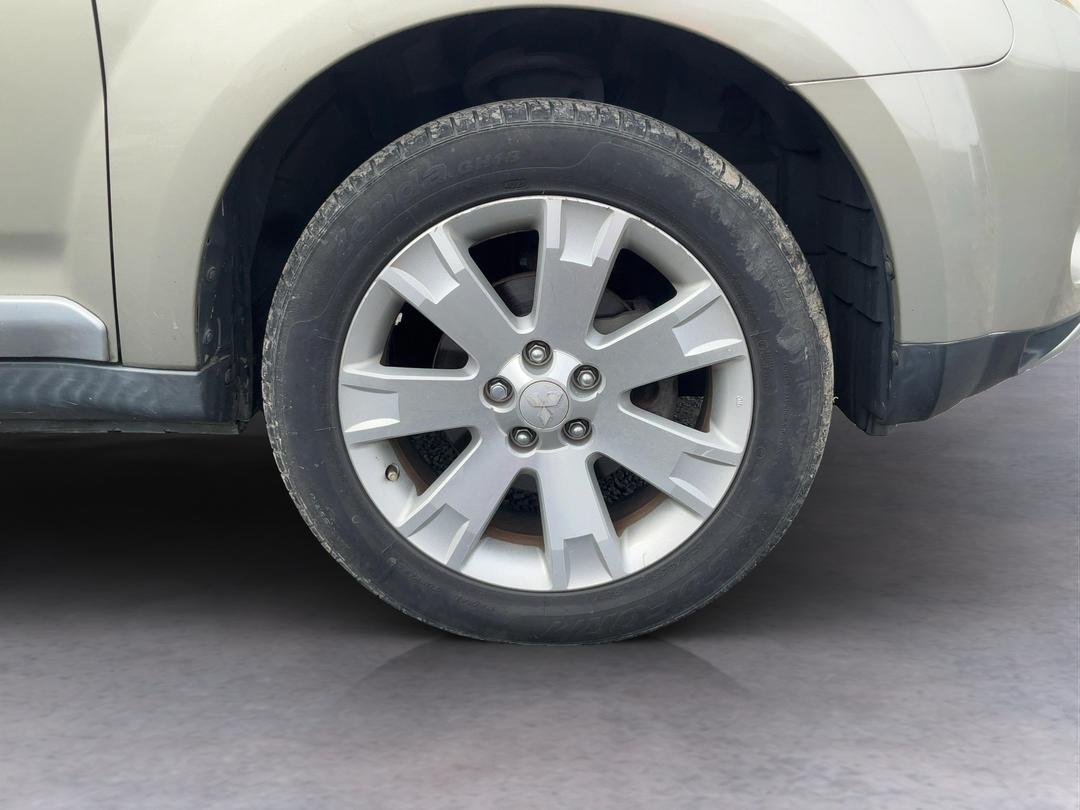 Photo '7' of Mitsubishi Outlander Photo '7' of Mitsubishi Outlander