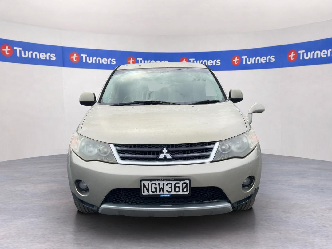 Photo '2' of Mitsubishi Outlander Photo '2' of Mitsubishi Outlander