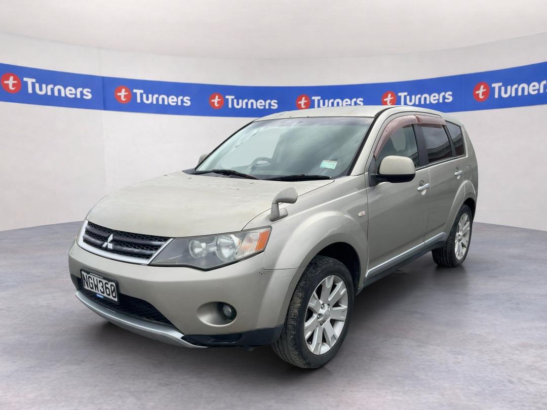 Photo '3' of Mitsubishi Outlander Photo '3' of Mitsubishi Outlander