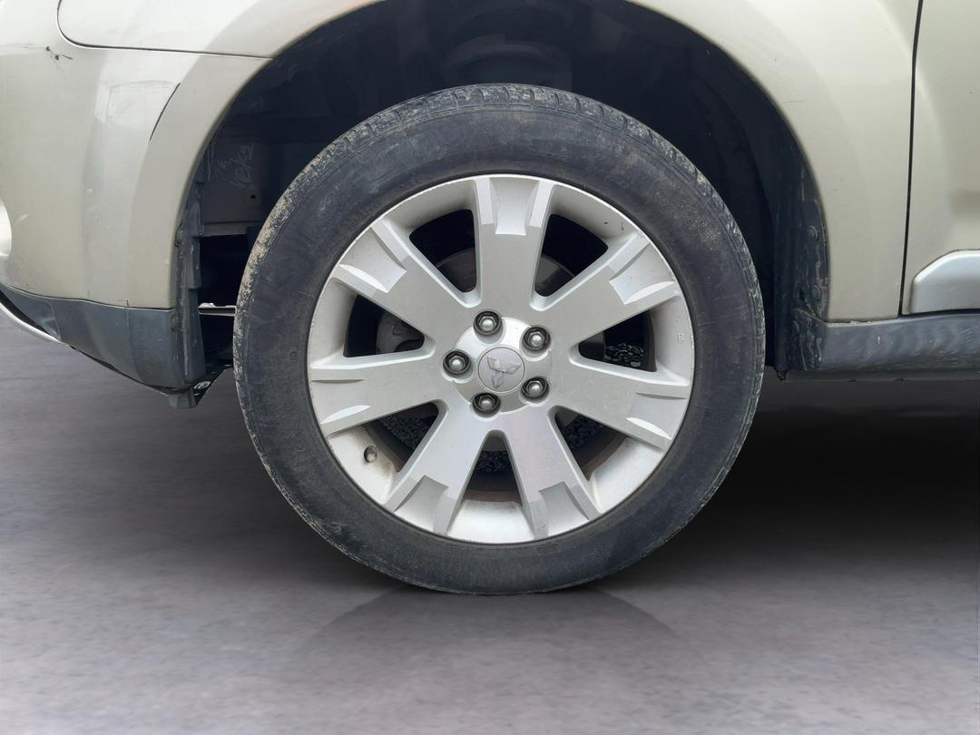 Photo '8' of Mitsubishi Outlander Photo '8' of Mitsubishi Outlander