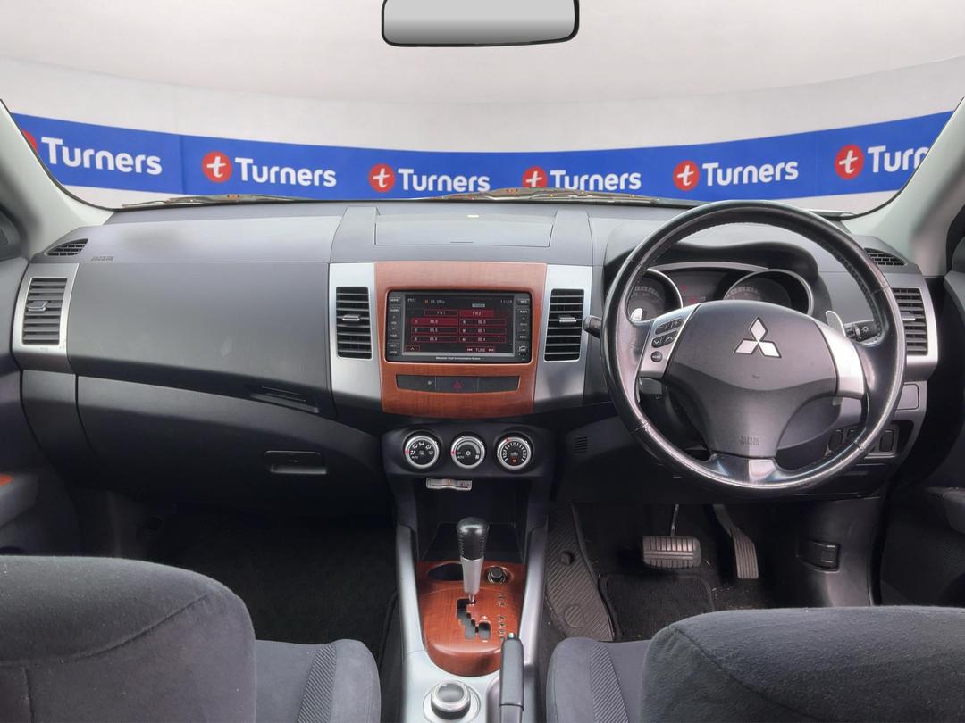 Photo '15' of Mitsubishi Outlander Photo '15' of Mitsubishi Outlander
