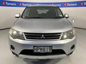 Photo '2' of Mitsubishi Outlander