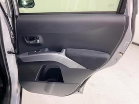 Photo '19' of Mitsubishi Outlander