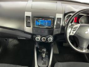 Photo '18' of Mitsubishi Outlander