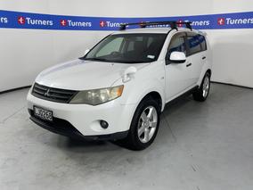 Photo '4' of Mitsubishi Outlander