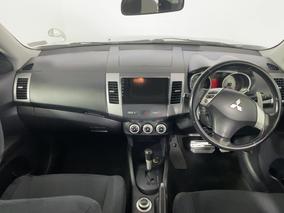 Photo '17' of Mitsubishi Outlander